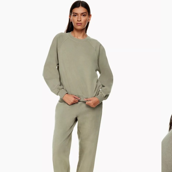 Aritzia Wilfred Free “Free Fleece Crew” - Picture 2 of 15
